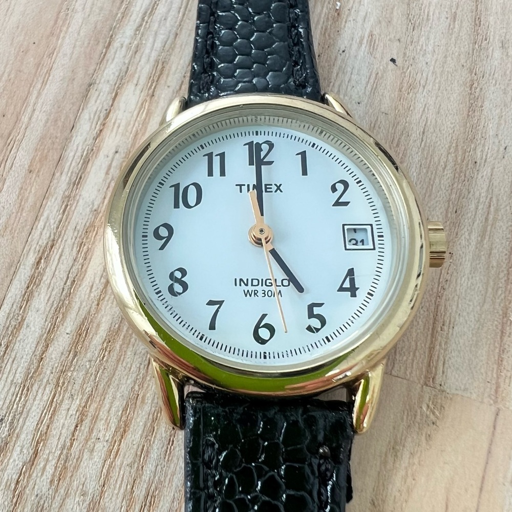 Timex ladies gold tone black leather dress watch NEW BATTERY